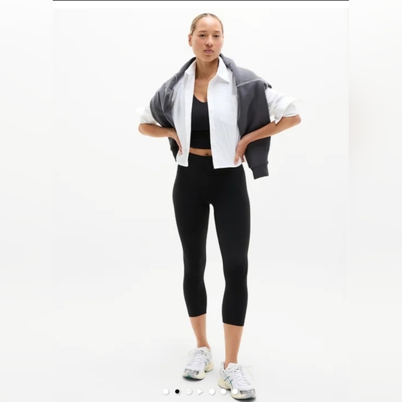 NWT Athleta Transcend High Rise Capri Size S/P In Black - Picture 5 of 8